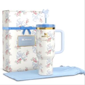 The Stanley x LoveShackFancy Quencher - Blue Everblooming Rosettes 40oz